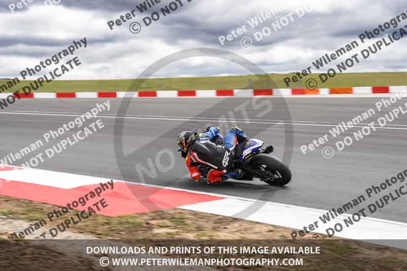 cadwell no limits trackday;cadwell park;cadwell park photographs;cadwell trackday photographs;enduro digital images;event digital images;eventdigitalimages;navarra;no limits trackdays;peter wileman photography;racing digital images;trackday digital images;trackday photos